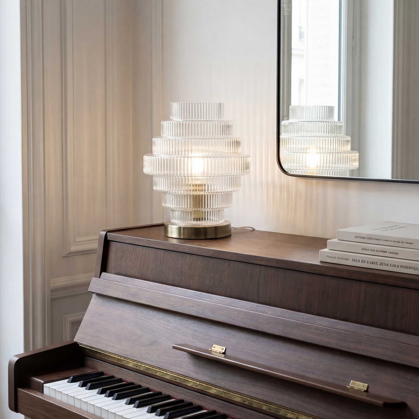Lampe à poser en verre strié transparent et métal - CHALLE