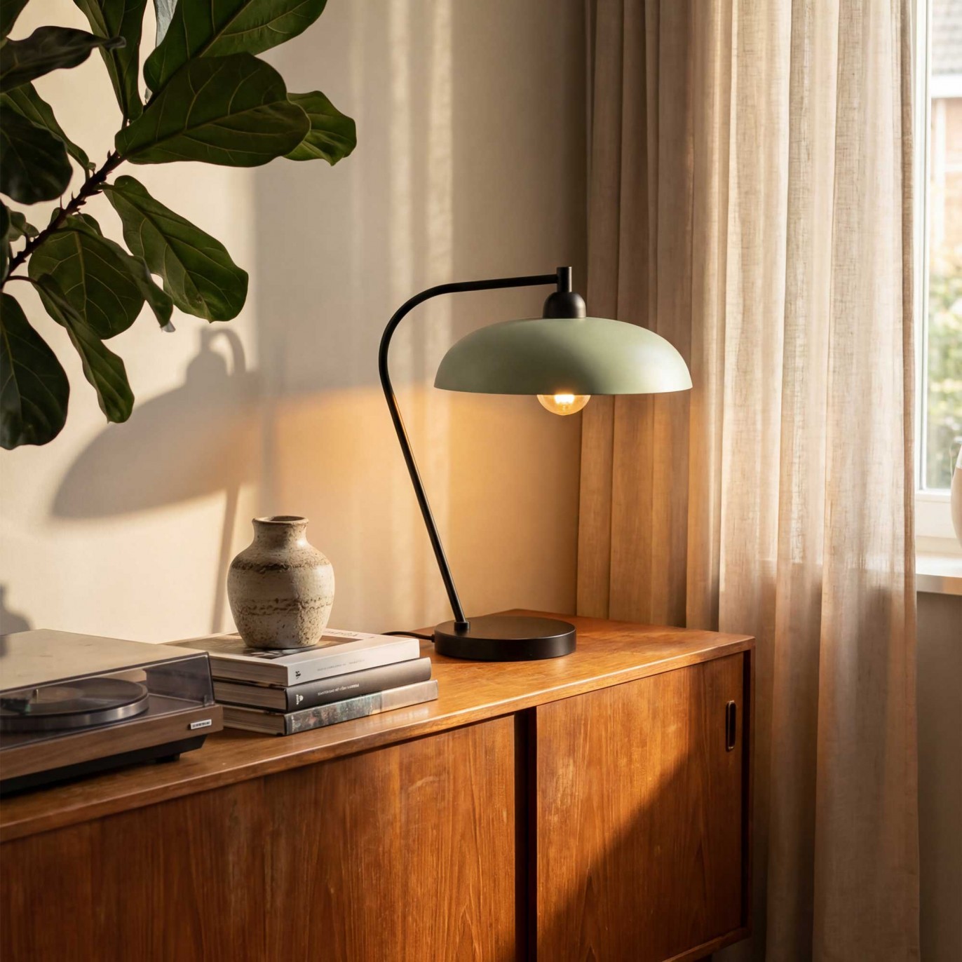 Lampe à poser en métal coloré velouté et cordon tissu - OLIE