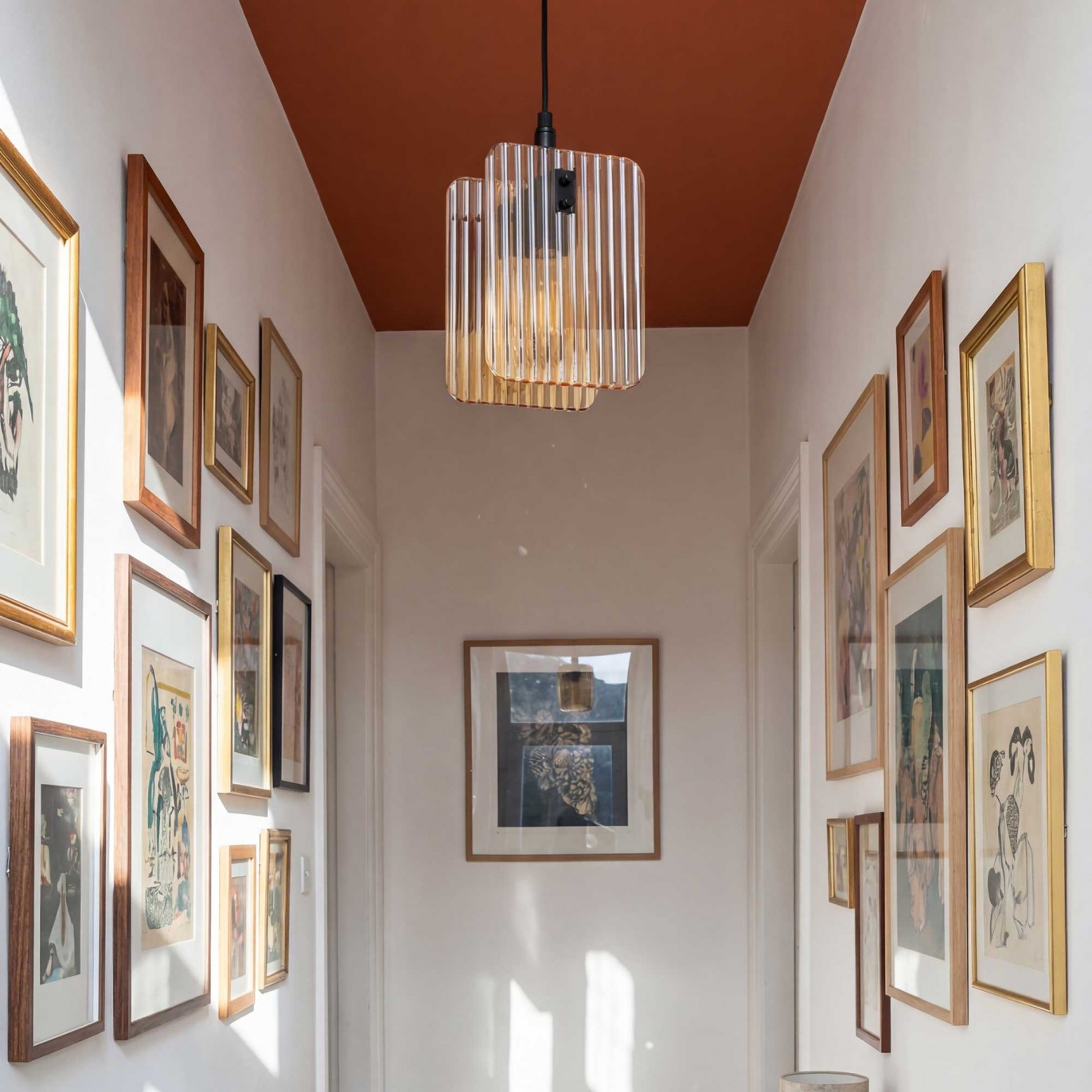 Suspension en verre strié coloré et métal - à monter - BOSCA