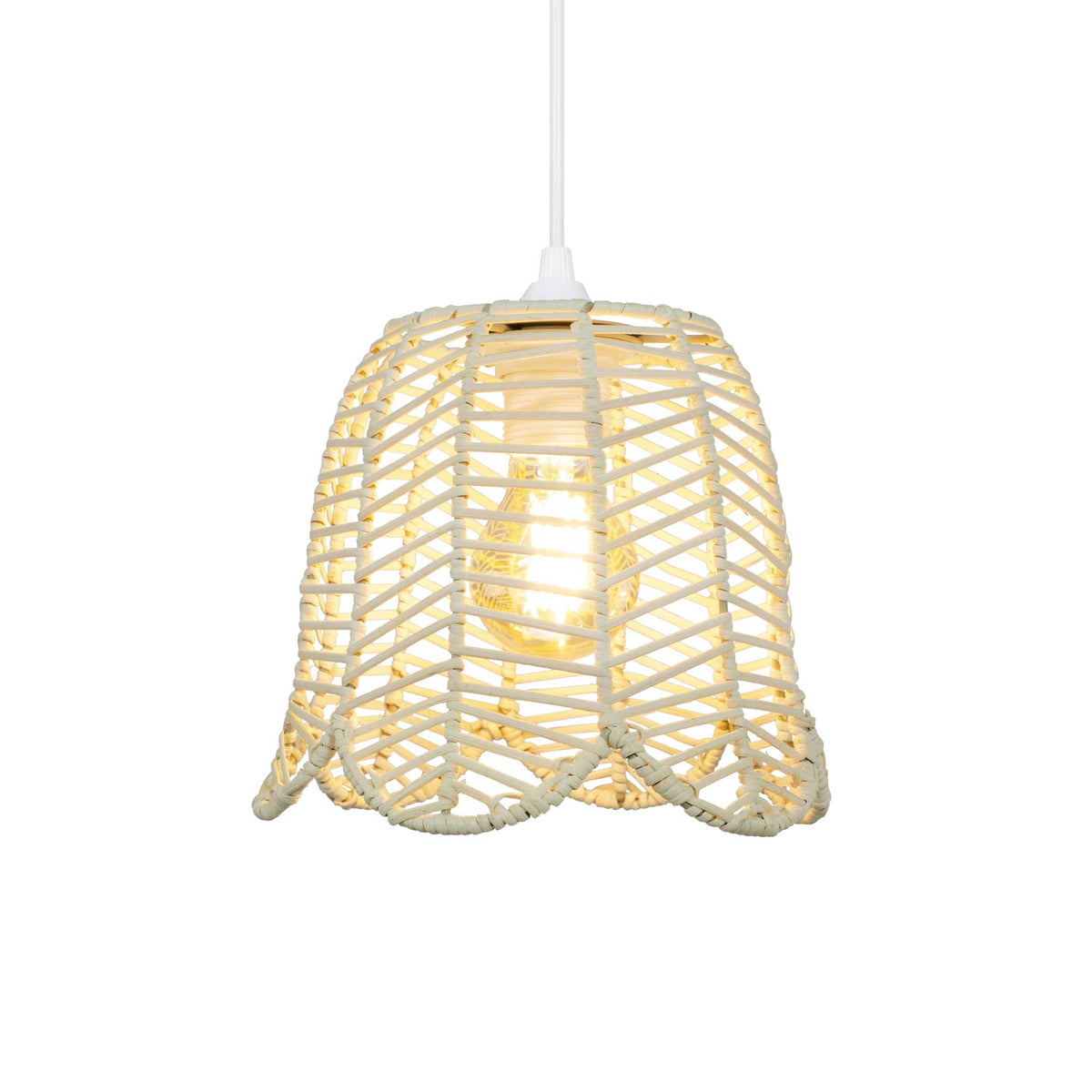 Lámpara colgante de ratán de color natural - NUFFA - encendida - Iluminación C-Création