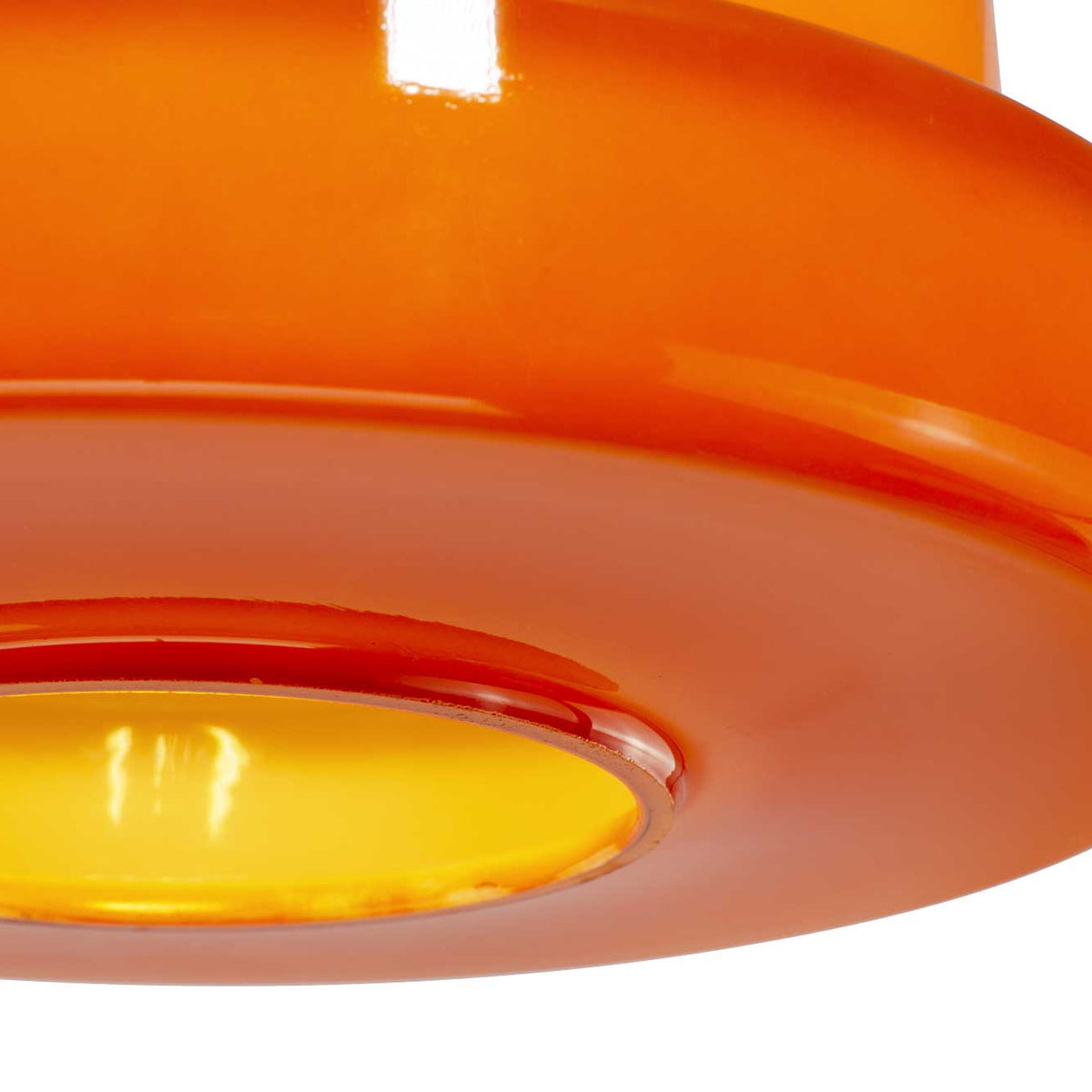 Suspension FOZA orange - gros plan de l'abat-jour
